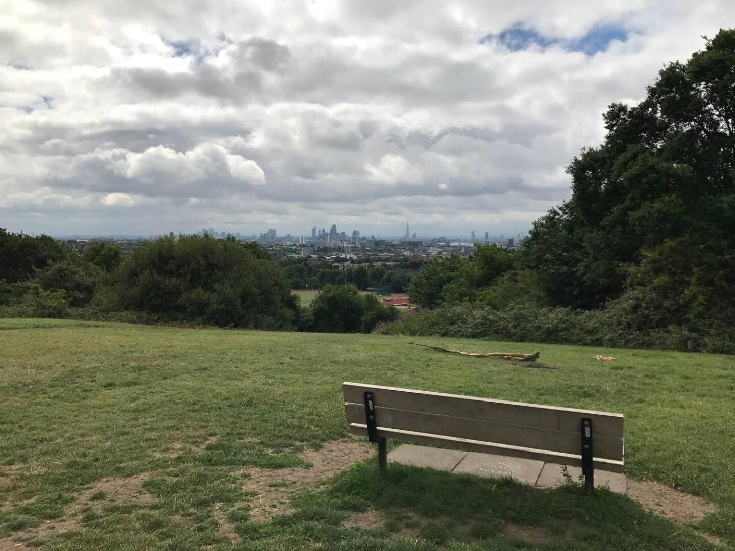Apartamento Garden Flat With A Heath Views & Skyline *